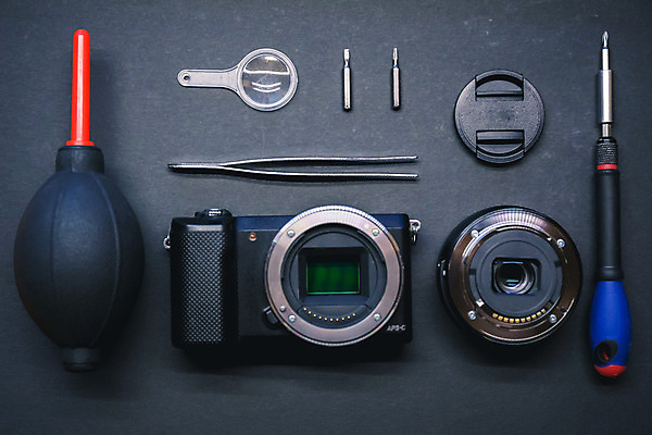 포토 JPG 해외이미지 직업 백그라운드 유리 프레임 사람없음 펜 카메라 디지털 검은색 사진촬영 장비 공구 붓 업무 작음 불기 청소 사진사 가득함 오브젝트 서비스 먼지 청소부 조립 고립 돌봄 센서 위생관리 해외202004 해외포토 컬러 모션 재질 관리 전자제품 필기구 촬영 도구 작업 크기 작가 파일형식 이미지허브