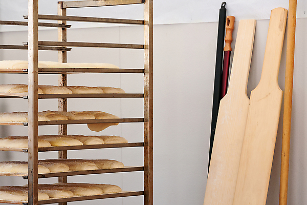 포토 JPG 해외이미지 음식 빵 아침 따뜻함 요리 사람없음 야외 목재 가로 빵집 장비 기구 신선 맛 널 상품 굽기 준비 보유 핸드메이드 해외202004 해외포토 주간 나무 컨셉 재료 상점 구이 파일형식 이미지허브