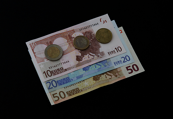 포토 JPG 해외이미지 유럽 지폐 돈 비즈니스 사람없음 금융 경제 동전 쪽지 저축 유로 외화 고립 수입 해외202004 해외포토 나라 재산 파일형식 이미지허브
