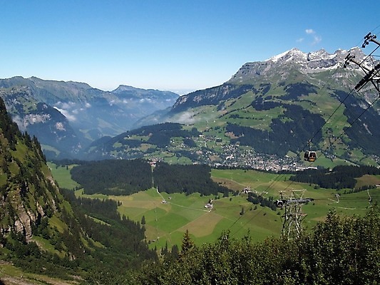포토 JPG 해외이미지 구름 포스터 호수 스포츠 여행 크리스마스 겨울 가족 하늘 휴가 스키 산 안테나 풍경 경사 사람없음 여름 마을 얼음 봄 시골 인사 소 작음 스위스 휴양지 알프스 엽서 절정 해외202004 해외포토 자연요소 계절 기념일 유럽 통신 포유류 관계 겨울스포츠 장소 예절 크기 편지 파일형식 이미지허브