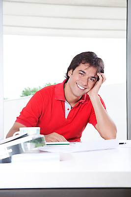 포토 JPG 해외이미지 백인 직업 1 디자인 응시 남자 행복 산업 종이 비즈니스 건축양식 사업가 성공 주택 아이디어 직장 한명 미소 사람 앉기 성인 컵 사무실 펜 업무 자신감 엔지니어 계획 인쇄 건축가 디자이너 스마트 책상 컨설턴트 그림 문서 청사진 공학 계약자 프로젝트 해외202004 해외포토 서양인 식기 시선 교육 건축 감정 가구 컨셉 회사 모션 표정 건물 필기구 작업 기술자 전문직 계약 상담 파일형식 이미지허브