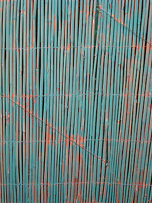 포토 JPG 해외이미지 전통 디자인 선 벽 백그라운드 무늬 패턴 지팡이 갈대 사람없음 목재 장식 파란색 줄무늬 매트 커튼 거친 배열 대나무 묘사 천장 질감 심플 섬유 수공예 내추럴 등나무 시각장애인 얇은 옛날 이국적 핸드메이드 해외202004 해외포토 나무 식물 컬러 재료 직물 장애인 공예 파일형식 이미지허브