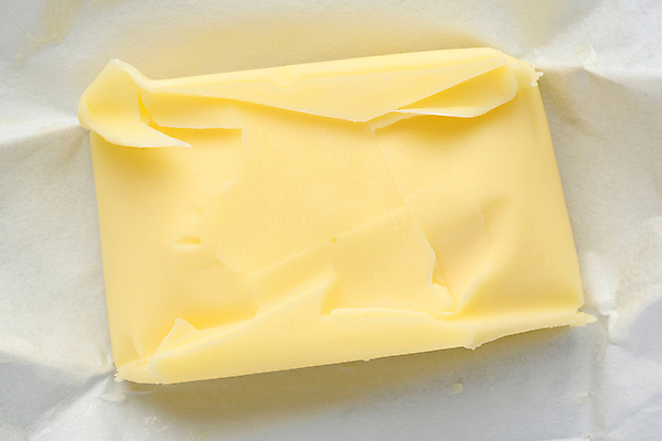 포토 JPG 해외이미지 종이 음식 재료 사람없음 노란색 펼침 흰색 뜨거움 먹기 은박지 크림 정사각형 버터 고립 절임 포장소품 해로움 해외202004 해외포토 도형 컬러 컨셉 포장 모션 오브젝트 포장재료 파일형식 이미지허브