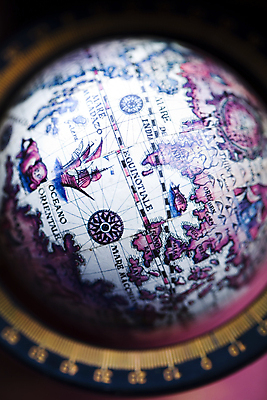 포토 JPG 해외이미지 밧줄 여행 백그라운드 컨셉 지도 통신 유리 항해 사람없음 세계 지구본 장비 수확 덮개 역사 나침반 편지 방향 오브젝트 캔버스 페이지 컴파스 북쪽 네비게이션 발견 세기 옛날 지리 팁 해외202004 해외포토 줄 농업 배_교통 모션 재질 문구용품 뚜껑 파일형식 이미지허브