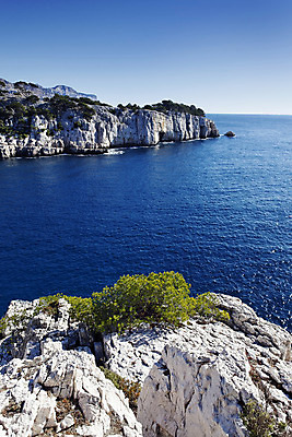 포토 JPG 해외이미지 바다 여행 하늘색 휴가 풍경 사람없음 관광지 항구 프랑스 소나무 지중해 언덕 포트 갈비뼈 남쪽 석호 마르세유 해외202004 해외포토 나무 유럽 교통시설 뼈 파란색 방향 파일형식 이미지허브