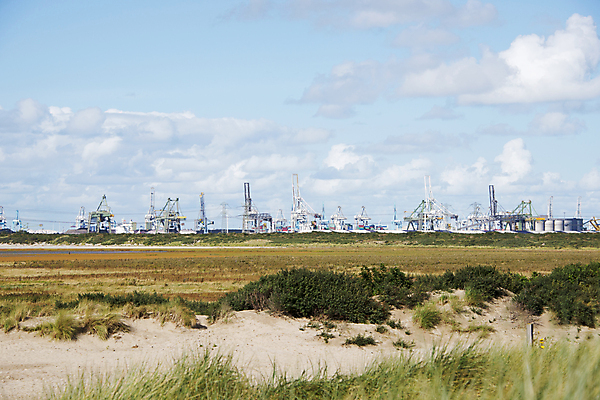 포토 JPG 해외이미지 구름 산업 모래 자연 하늘 풍경 사람없음 물 금속 기중기 네덜란드 수납 스카이라인 로딩 화학물질 해외202004 해외포토 자연요소 유럽 재질 화학 중장비 생태계 파일형식 이미지허브