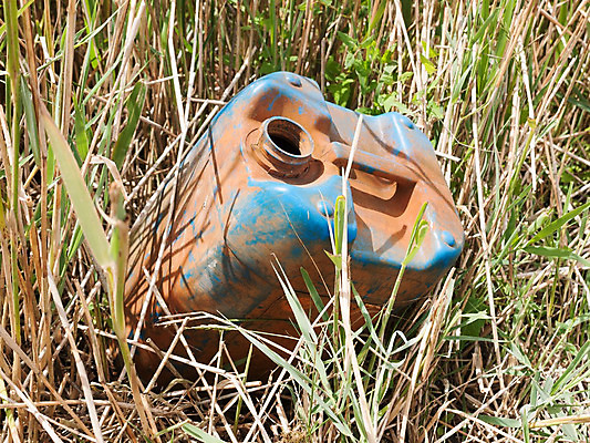 포토 JPG 해외이미지 산업 음료 백그라운드 교통시설 자동차 실내 통 손잡이 사람없음 빨간색 세로 물 공백 에너지 흰색 저수지 조끼 액체 캔 큼 컨테이너 플라스틱 자르기 오브젝트 싱글 탱크 연료 수납 엔진 모터 고립 생태학 캡모자 해외202004 해외포토 자연요소 모자_잡화 교육 육상교통 컬러 교통 모션 재질 내부 외투 크기 시설 파일형식 이미지허브