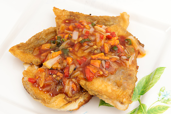 포토 JPG 해외이미지 접시 음식 잎 채소 고추 양파 건강 마늘 3 어류 사람없음 식사 저녁식사 버섯 샐러드 튀김 흰색 신선 그릴 굽기 먹기 레몬 해산물 후추 바질 내추럴 점심식사 오메가 해외202004 해외포토 식물 식기 컬러 과일 모션 주방용품 수중동물 구이 향신료 파일형식 이미지허브