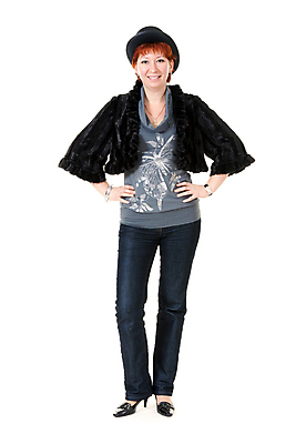 포토 JPG 해외이미지 백인 모델 1 라이프스타일 응시 여자 문화 얼굴 백그라운드 신체 한명 사람 성인 유행 검은색 흰색 표현 화려 복고 고립 스타일 해외202004 해외포토 서양인 시선 컬러 컨셉 생활 신체부위 파일형식 이미지허브