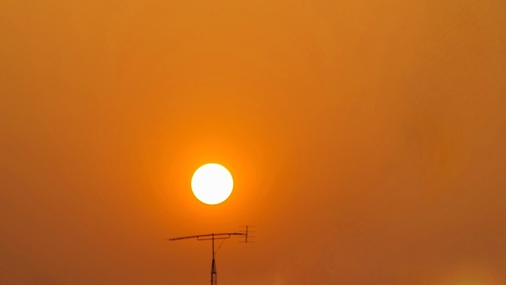 포토 JPG 해외이미지 구름 하늘 휴식 파노라마 풍경 사람없음 빨간색 빛 햇빛 태양 일출 침묵 일몰 광선 저녁 장면 해외202004 해외포토 자연요소 컬러 컨셉 촬영기법 노을 소리 야간 파일형식 이미지허브