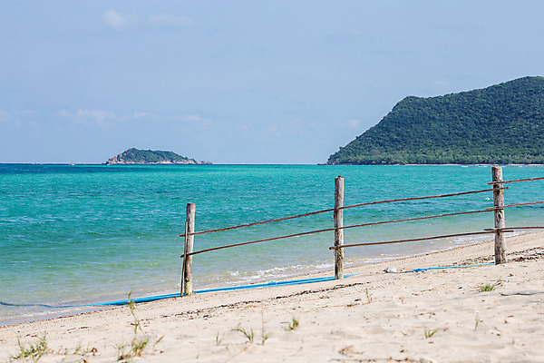 포토 JPG 해외이미지 모래 벽 파도 바다 섬 자연 하늘 산 해변 사람없음 목재 초록색 물 여름 파란색 울타리 맑음 신선 뜨거움 보호 지역 내추럴 핸드메이드 해외202004 해외포토 자연요소 나무 계절 컬러 컨셉 재료 날씨 담장 생태계 파일형식 이미지허브