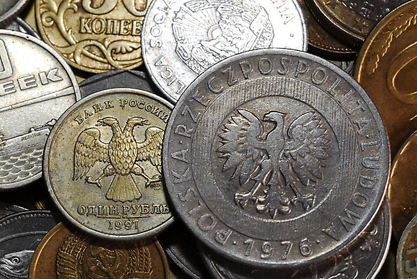 포토 JPG 해외이미지 종이 백그라운드 돈 비즈니스 사람없음 금융 쇼핑 판매 달러 동전 저축 유로 인사 신용카드 지갑 변화 재산 황금 구매 은색 주식 플라스틱 고객 사인 결제 소매 전자상거래 대출 빚 계좌 비자 요금 인출 비용 해외202004 해외포토 컬러 컨셉 재질 경제 예절 파일형식 이미지허브