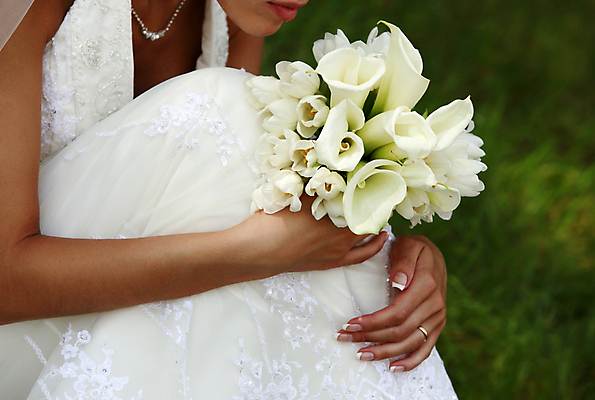 포토 JPG 해외이미지 전통 손 드레스 여자 꽃 꽃다발 결혼 꽃무늬 결혼식 사랑 사람없음 유행 튤립 흰색 꽃집 묘사 테이프 해외202004 해외포토 식물 옷 감정 컬러 무늬 문구용품 사람 이벤트 신체부위 상점 파일형식 이미지허브