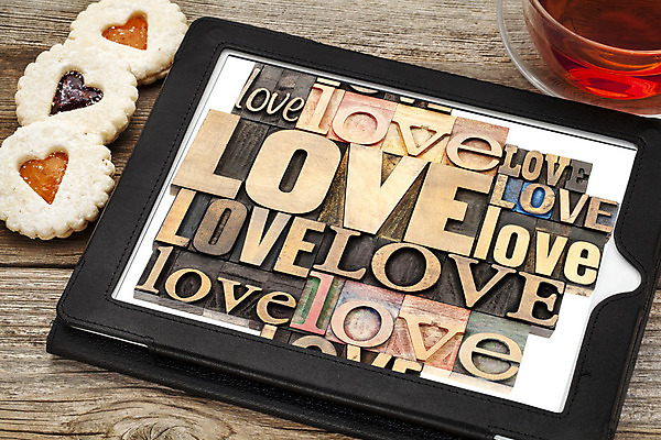 포토 JPG 해외이미지 감정 텍스트 추상 사랑 타이포그라피 사람없음 목재 단어 컴퓨터 태블릿 쿠키 수확 골동품 흰색 하트 낟알 사인 모음 타입 그런지 터치스크린 해외202004 해외포토 모양 나무 문자 컬러 무늬 농업 재료 디저트 한글 전자제품 스마트기기 파일형식 이미지허브