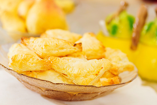 포토 JPG 해외이미지 전통 음식 치즈 사람없음 식사 빵집 굽기 반죽 버터 미니 불가리아 페스츄리 해외202004 해외포토 빵 유제품 상점 구이 파일형식 남유럽 이미지허브