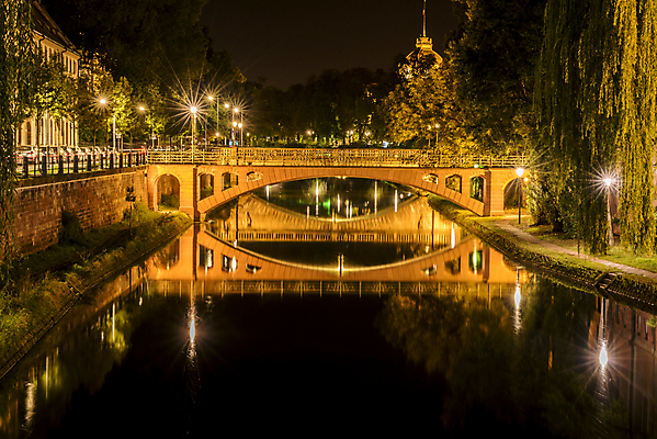 포토 JPG 해외이미지 유럽 문화 건축양식 풍경 사람없음 도시풍경 반사 프랑스 역사 타운 프랑스어 스트라스부르 해외202004 해외포토 문자 건축 나라 도시 파일형식 이미지허브