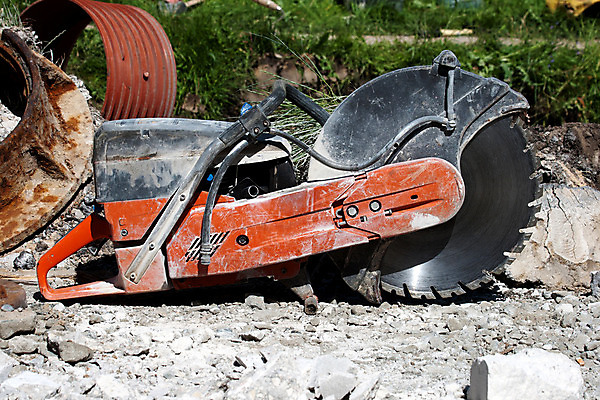 포토 JPG 해외이미지 산업 노동자 직장 사람없음 건물 기계 장비 업무 원형 자르기 먼지 커터 콘크리트 톱질 해외202004 해외포토 도형 직업 건축물 회사 모션 작업 파일형식 이미지허브