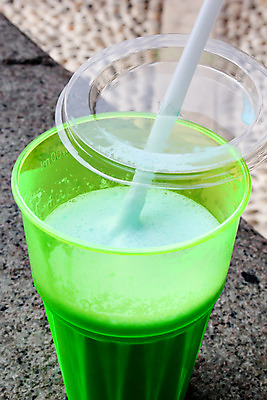 포토 JPG 해외이미지 음료 백그라운드 디저트 근접촬영 사람없음 초록색 시원함 밀크쉐이크 해외202004 해외포토 음식 뷰포인트 컬러 쉐이크 파일형식 이미지허브