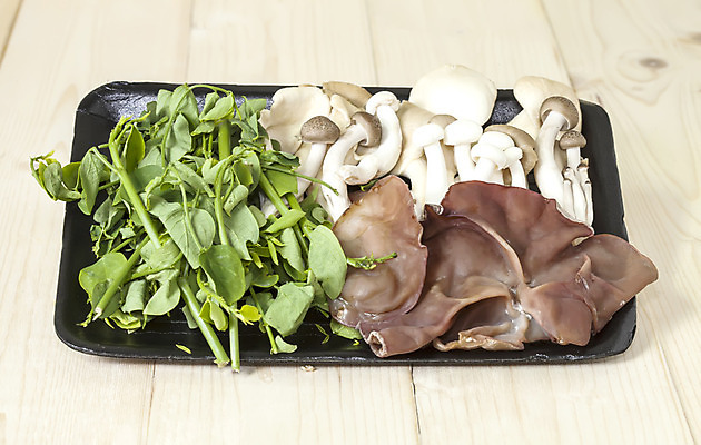 포토 JPG 해외이미지 잡화 음식 백그라운드 다이어트 채소 재료 자연 건강 요리 사람없음 목재 갈색 식당 식사 저녁식사 버섯 튀김 수확 가을 흰색 신선 칼 우아함 맛 자르기 먹기 날것 내추럴 곰팡이 식용 채식주의자 해외202004 해외포토 나무 계절 컬러 컨셉 농업 모션 상점 생태계 채식 파일형식 이미지허브