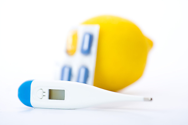 포토 JPG 해외이미지 과일 귤 건강 사람없음 파란색 알약 약 노란색 고통 추위 흰색 열 바이러스 질병 온도계 약국 레몬 감염 온도 조제 돌봄 마약 전염병 치료제 항생제 해외202004 해외포토 감정 컬러 의학 모션 만들기 파일형식 이미지허브