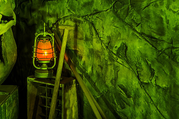 포토 JPG 해외이미지 전통 백그라운드 조명 풍경 사람없음 빛 우주 금속 장비 탐험 수확 등불 램프 업무 작업 열 역사 터널 동굴 황금 클래식 삽 모험가 발굴 향수 국자 복고 사냥 문학 장면 지하 보물 기어 빛망울 광부 고고학 옛날 점화 해외202004 해외포토 직업 교육 길 컨셉 농업 재질 주방용품 화장품 파일형식 이미지허브