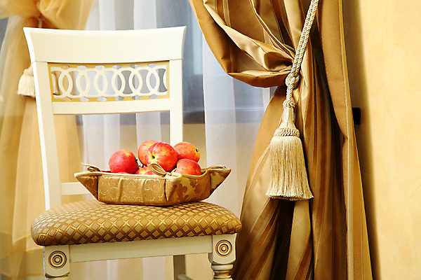 포토 JPG 해외이미지 백그라운드 의자 창문 자연 주택 실내 미술 사람 사람없음 내부 장식 빨간색 빛 햇빛 태양 바구니 방 금지 직물 잡기 커튼 화려 재산 고급 우아함 사과 스트랩 해외202004 해외포토 자연요소 컬러 가구 컨셉 과일 모션 문화예술 건물 금융 생태계 파일형식 이미지허브