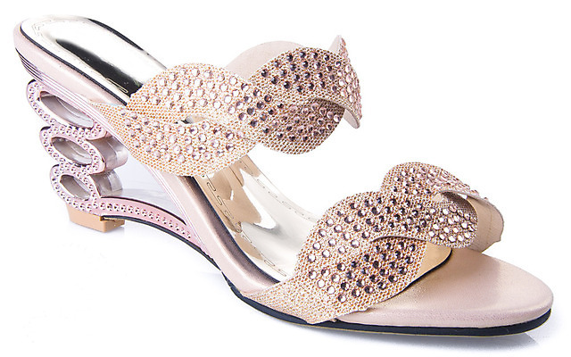 포토 JPG 해외이미지 디자인 옷 여자 백그라운드 신발 사람없음 여름 빛 유행 흰색 쌍 클래식 우아함 샌들 가죽 고립 양발 스타일 해외202004 해외포토 계절 컬러 컨셉 사람 파일형식 이미지허브