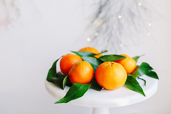 포토 JPG 해외이미지 전통 음식 백그라운드 잎 크리스마스 겨울 다이어트 오렌지 과일 자연 휴가 귤 건강 선물 사람없음 장식 초록색 우주 수확 나뭇가지 축하 소나무 그룹 선택 달콤 정상 연도 흰배경 유기농 아로마 마법 원뿔 내추럴 구성 숙성 채식주의자 많음 카피스페이스 해외202004 해외포토 도형 나무 식물 웰빙 계절 기념일 컬러 컨셉 농업 공백 흰색 맛 생태계 채식 파일형식 이미지허브