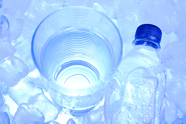 포토 JPG 해외이미지 디자인 백그라운드 벽지 표면 추상 사람없음 물 파란색 빛 반사 환경 젖음 추위 물방울 신선 닫기 시원함 크리스탈 보석 은박지 눈물 질감 광택 노려봄 고립 광 꽃수술 해외202004 해외포토 자연요소 감정 컬러 무늬 모션 표정 광석 파일형식 이미지허브