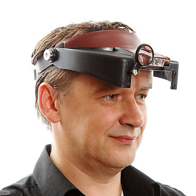 포토 JPG 해외이미지 직업 응시 남자 얼굴 중년 장신구 유리 돋보기 노동자 한명 사람 성인 머리 장비 기구 공구 확대 보석 오브젝트 비전 고립 해외202004 해외포토 1 시선 재질 신체부위 도구 광석 파일형식 이미지허브