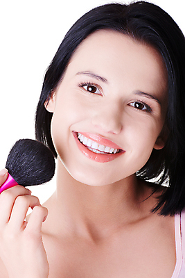 포토 JPG 해외이미지 백인 모델 직업 1 응시 여자 얼굴 건강 한명 사람 성인 유행 우주 화장품 흰색 잡기 붓 화려 우아함 어플리케이션 가루 볼터치 피부 준비 만들기 내추럴 고립 돌봄 스타일 신청 해외202004 해외포토 서양인 시선 컬러 컨셉 모션 신체부위 화장 뷰티 파일형식 이미지허브