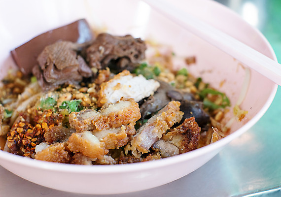 포토 JPG 해외이미지 전통 아시아 음식 채소 태국 오리 육류 돼지고기 요리 동양인 사람없음 초록색 노란색 식당 식사 저녁식사 중국 흰색 신선 사발 수프 굽기 먹기 국수 점심식사 해외202004 해외포토 나라 컬러 식재료 모션 조류 인종 상점 면류 사기그릇 구이 파일형식 이미지허브