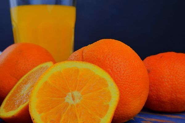 포토 JPG 해외이미지 음료 음식 조각 백그라운드 십자가 다이어트 오렌지 과일 부분 유리 귤 건강 빨대 사람 사람없음 노란색 주방 주스 추위 금지 공구 신선 액체 달콤 아침식사 오렌지주스 자르기 준비 유기농 날것 숙성 짜기 해외202004 해외포토 웰빙 컬러 모션 재질 식사 도구 맛 과일주스 파일형식 이미지허브