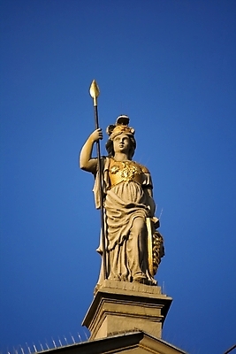 포토 JPG 해외이미지 전통 여자 유럽 문화 창 조각 건축양식 미술 사람없음 조각상 피규어 역사 황금 묘사 전사 폴란드 카피스페이스 해외202004 해외포토 건축 나라 무기 문화예술 사람 조형물 공백 미니어처 파일형식 이미지허브