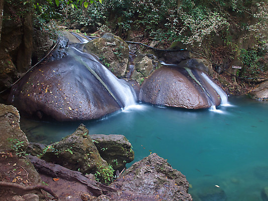 포토 JPG 해외이미지 나무 식물 공원 아시아 여행 잎 태국 자연 조류 산 바닥 동양인 사람없음 물 컬러풀 폭포 흐름 신선 4 개울 숲 강의 즐거움 운하 에메랄드 층 내추럴 루트 보호구역 전국 파라다이스 현재 해외202004 해외포토 자연요소 동물 공공시설 감정 나라 컬러 컨셉 인종 강 숫자 보석 생태계 구역 파일형식 이미지허브