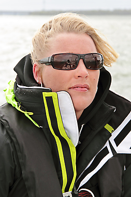 포토 JPG 해외이미지 여자 호수 스포츠 파도 자연 항해 한명 사람 야외 물 수상스포츠 업무 네덜란드 선원 해외202004 해외포토 자연요소 1 유럽 바다 배_교통 작업 생태계 파일형식 이미지허브