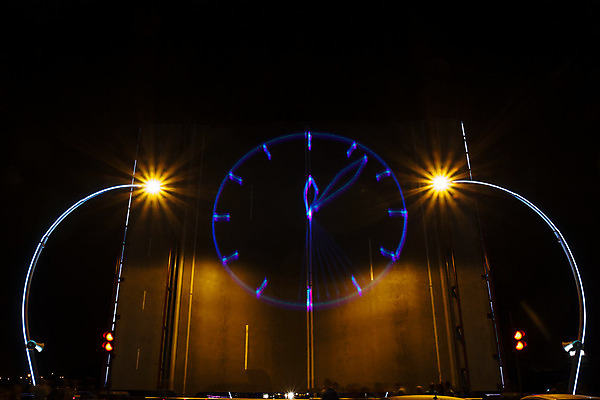 포토 JPG 해외이미지 행복 시계 백그라운드 컨셉 크리스마스 겨울 휴가 새로움 사람없음 야외 빛 축하 시간 야간 연도 심볼 카운트다운 해외202004 해외포토 자연요소 계절 기념일 감정 파일형식 이미지허브