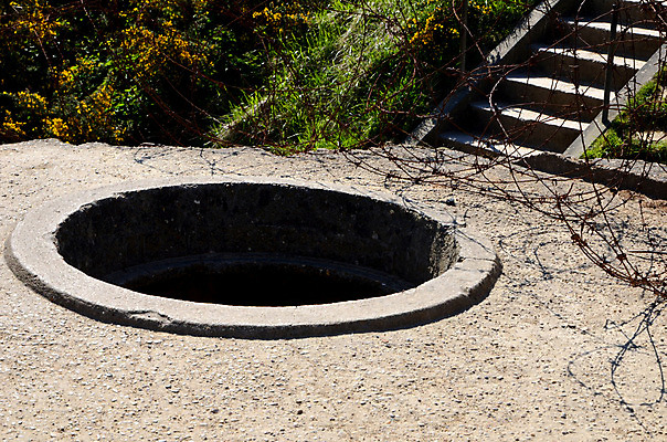 포토 JPG 해외이미지 식물 구름 유럽 산업 선 벽 바다 2 건축양식 하늘 사람없음 야외 건물 초록색 세계 금속 일몰 총 프랑스 바위 역사 황금 철 버리기 군용 싸움 전쟁 대포 병정 프랑스어 깨짐 노르망디 베터리 옛날 콘크리트 파멸 해외202004 해외포토 자연요소 문자 건축물 건축 나라 무기 컬러 컨셉 모션 재질 군대 노을 돌_바위 파일형식 소멸 이미지허브