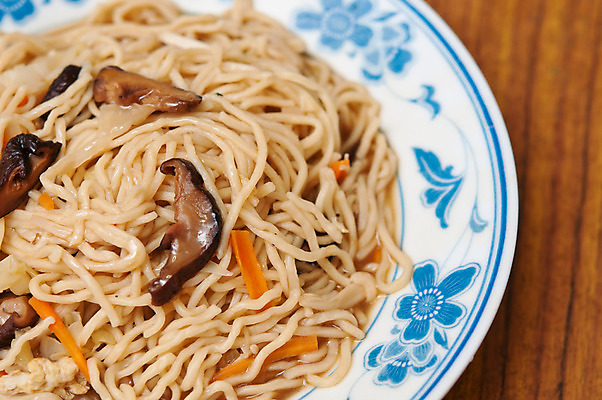 포토 JPG 해외이미지 전통 접시 아시아 문화 음식 다이어트 채소 재료 건강 요리 동양인 사람없음 갈색 식사 중국 흰색 면 맛 먹기 메뉴 심플 채식주의자 해외202004 해외포토 식기 나라 컬러 컨셉 모션 인종 채식 파일형식 이미지허브