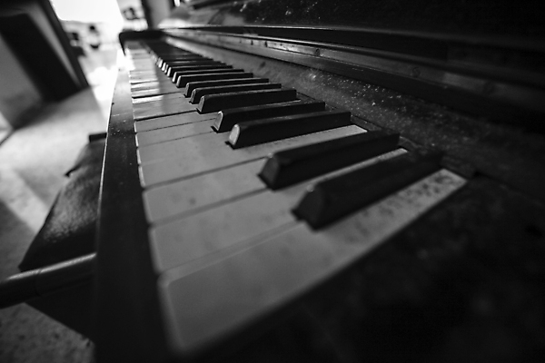 포토 JPG 해외이미지 줄 음악 열쇠 사람없음 쪽지 기구 키보드 피아노 망치 상아 뮤지컬 옛날 조율 해외202004 해외포토 문화예술 공구 건반악기 파일형식 이미지허브