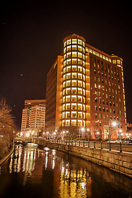 포토 JPG 해외이미지 건축양식 전등 사람없음 건물 반사 도심 장노출 해외202004 해외포토 건축물 건축 조명 촬영기법 도시 파일형식 이미지허브