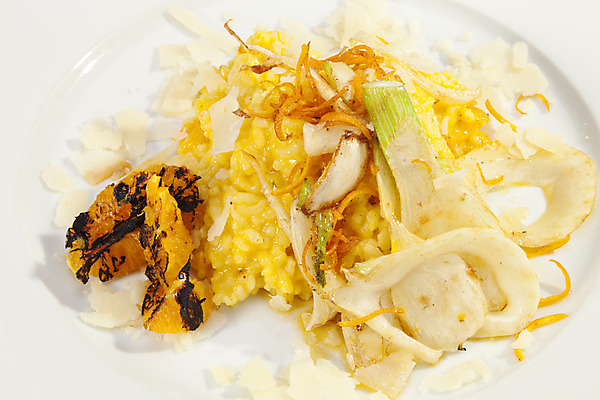 포토 JPG 해외이미지 접시 음식 조각 백그라운드 잎 채소 오렌지 밥 치즈 건강 요리 사람없음 초록색 식당 식사 저녁식사 이탈리아 당근 샐러드 흰색 신선 고급 우아함 맛 상쾌 충동구매 점심식사 쪽파 고립 리조또 전용 회향 해외202004 해외포토 식물 식기 감정 유럽 컬러 컨셉 과일 유제품 뿌리채소 쇼핑 상점 파 과소비 파일형식 이미지허브