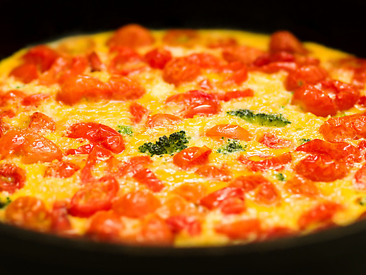 포토 JPG 해외이미지 음식 토마토 채소 건강 요리 사람없음 가로 계란 이탈리아 체리 브로콜리 섬유 오믈렛 단백질 해외202004 해외포토 유럽 과일 알 직물 계란요리 영양소 파일형식 이미지허브