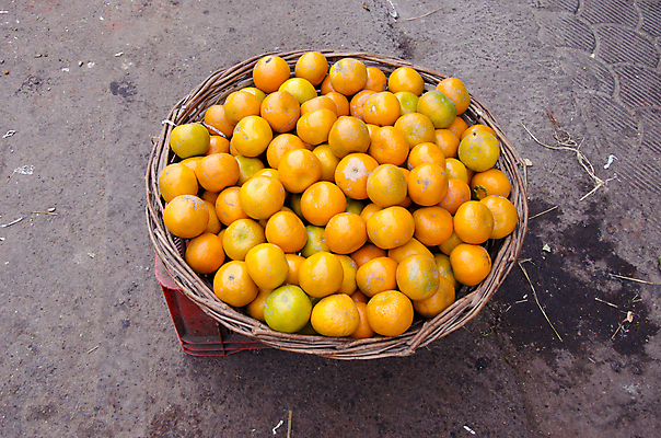포토 JPG 해외이미지 접시 계절 아시아 음식 여행 농업 과일 귤 거리 동양인 사람없음 목재 바구니 신선 시장 달콤 채식주의자 많음 비건 해외202004 해외포토 나무 식기 나라 산업 컨셉 재료 인종 맛 채식 파일형식 이미지허브