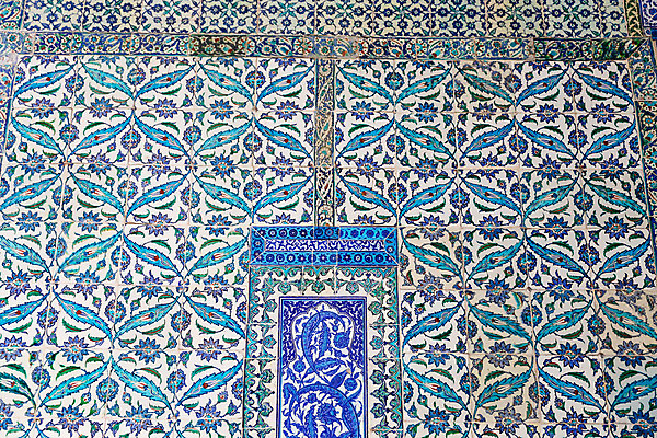 포토 JPG 해외이미지 디자인 꽃 백그라운드 꽃무늬 건축양식 이스탄불 미술 사람없음 장식 파란색 숫자 골동품 도자기 역사 솜씨 핸드메이드 해외202004 해외포토 식물 문자 건축 컬러 무늬 문화예술 파일형식 튀르키예 이미지허브