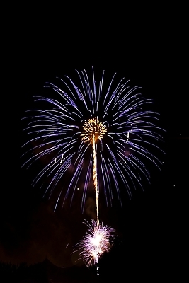 포토 JPG 해외이미지 행복 호수 하늘 휴가 불꽃 새로움 기념 폭죽 불꽃놀이 이벤트 사람없음 물 컬러풀 반사 파티 검은색 축제 힘 자유 로켓 축하 야간 폭발 폭발물 기념물 파열 7월 광 독립 추모 해외202004 해외포토 자연요소 감정 무기 컬러 컨셉 놀이 불 날짜 파일형식 이미지허브