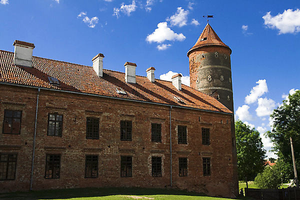 포토 JPG 해외이미지 구름 벽 건축양식 창문 자연 하늘 지붕 동화 유물 벽돌 석조 사람없음 건물 빨간색 탑 궁전 중세 역사 신비 공상 마법 리투아니아 옛날 왕국 해외202004 해외포토 자연요소 전통 건축물 건축 유럽 컬러 컨셉 고건축 생태계 파일형식 이미지허브