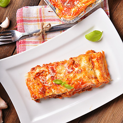 포토 JPG 해외이미지 디자인 음식 백그라운드 토마토 채소 부분 치즈 새로움 파스타 건강 스파게티 육류 요리 사람없음 목재 빨간색 초록색 식당 식사 저녁식사 이탈리아 소고기 황금 밀 굽기 허브 메뉴 매움 반죽 서빙 레시피 시트 바질 라자냐 볼로냐 삼색 탄수화물 막 해외202004 해외포토 나무 식물 유럽 컬러 컨셉 식재료 재료 유제품 곡류 서양음식 상점 이탈리아음식 맛 구이 파일형식 이미지허브