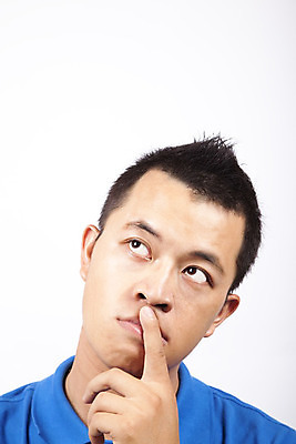 포토 JPG 해외이미지 백인 모델 손 응시 남자 얼굴 백그라운드 컨셉 생각 손가락 아이디어 한명 사람 성인 청춘 머리 무대 흰색 피부 고립 돌봄 해외202004 해외포토 서양인 1 시선 컬러 모션 신체부위 파일형식 이미지허브