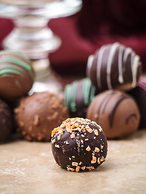 포토 JPG 해외이미지 탁자 디저트 사탕 사람없음 초콜릿 달콤 뷔페 해외202004 해외포토 음식 가구 맛 파일형식 이미지허브